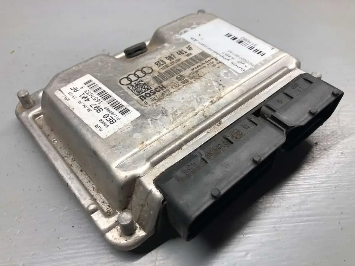 Блок управления двигателем 0281012142, 8E0907401AF, BOSCH