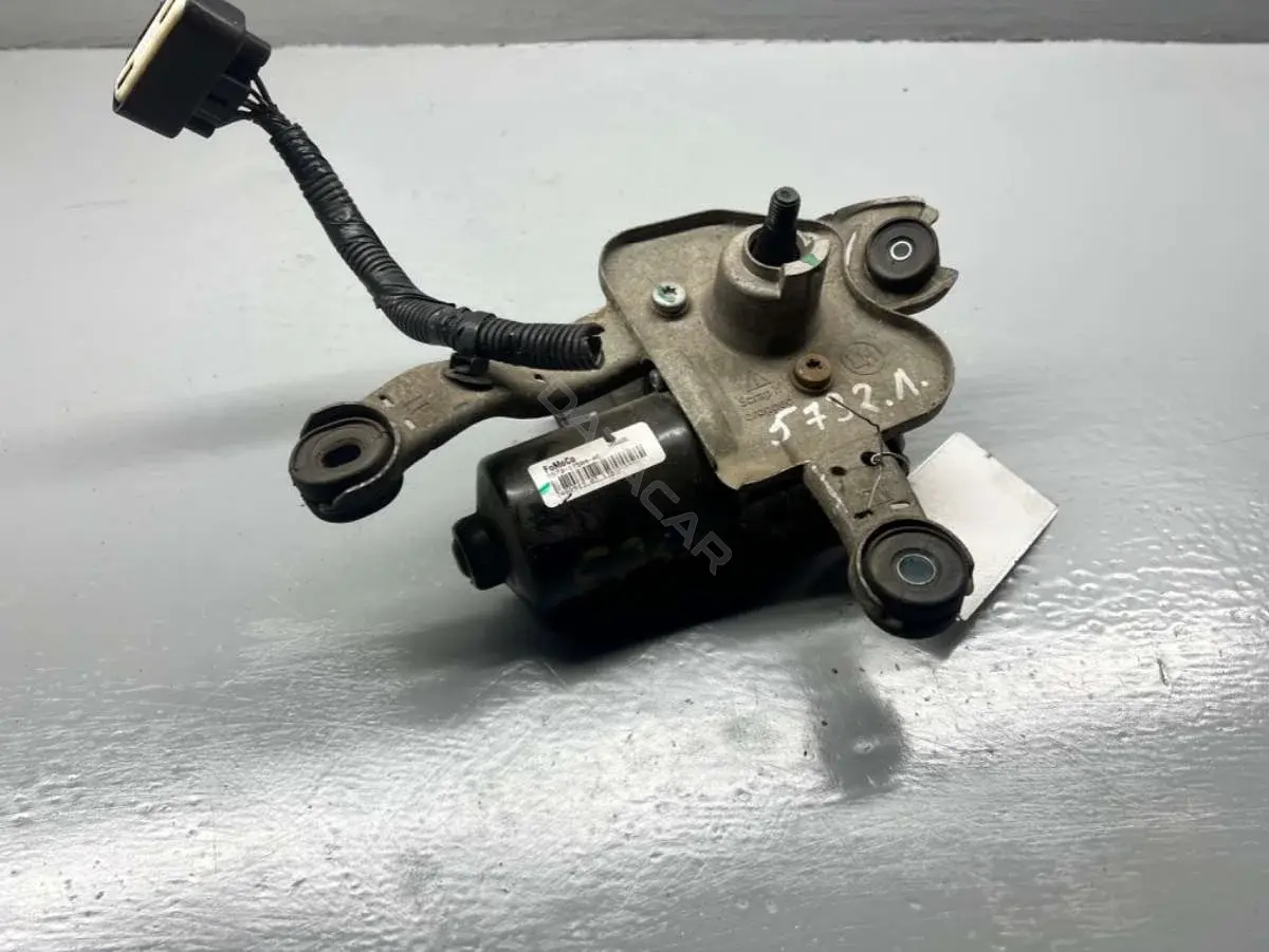 Мотор стеклоочистителя DS73-17504-AC