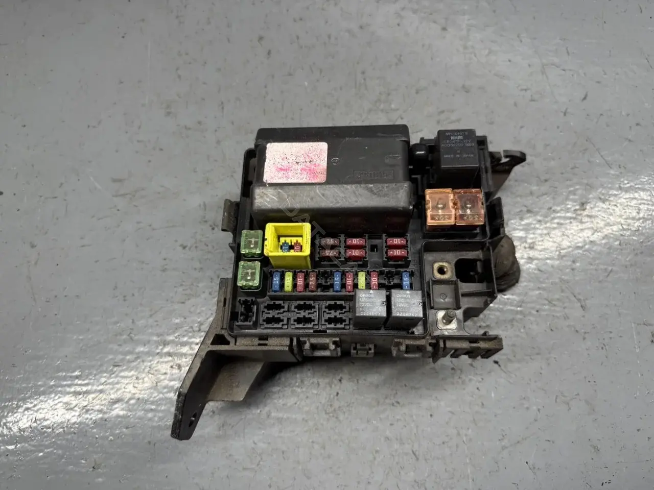 Блок предохранителей MR973532