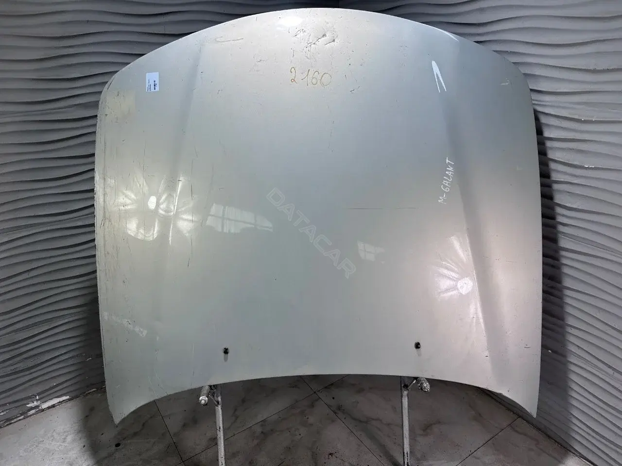 Капот MB861835