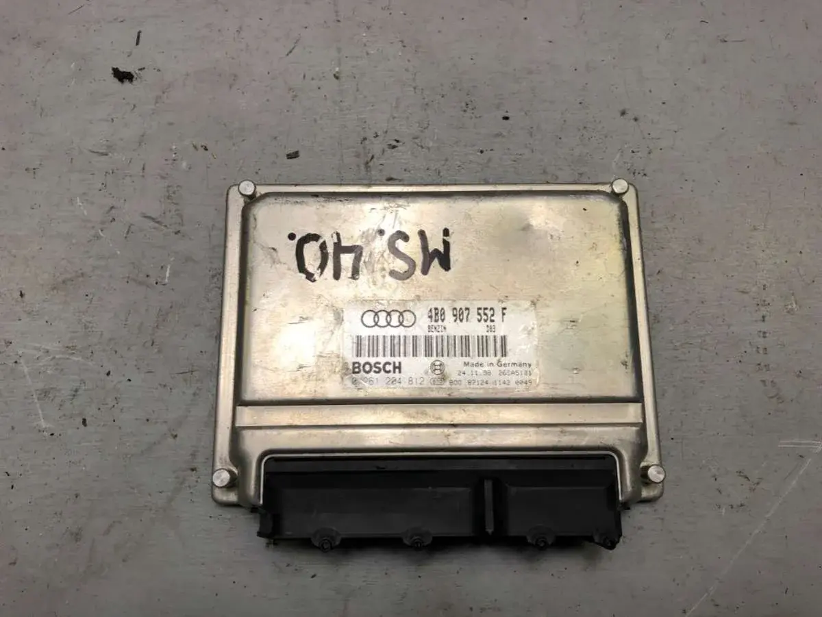Блок управления двигателем 0261204812, 4B0907552F, Bosch