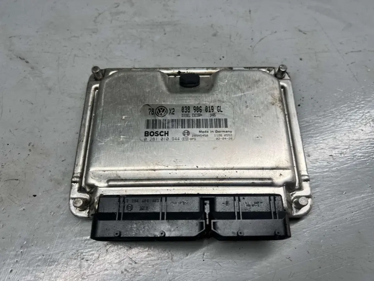 Блок управления двигателем 0281010944, 038906019GL, BOSCH