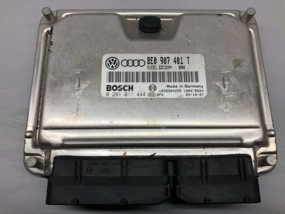 Блок управления двигателем 0281011444, 8E0907401T, BOSCH