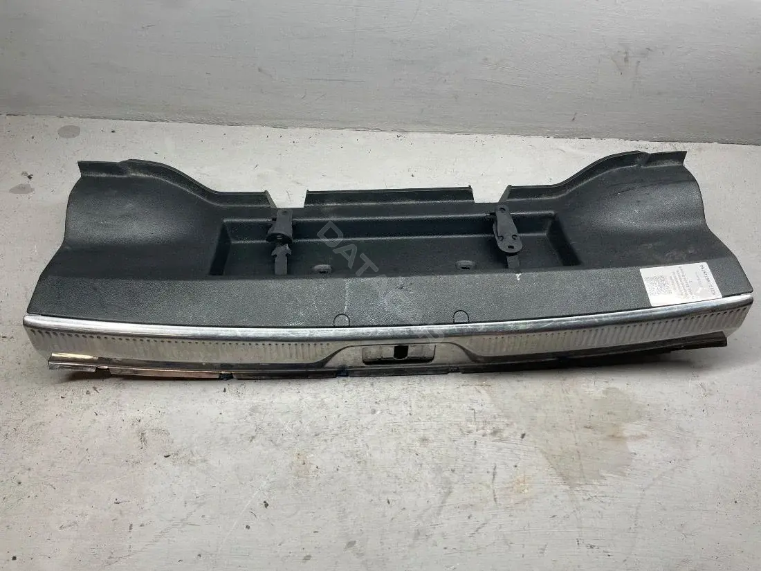 Накладка внутренняя на заднюю панель кузова 3T5863459C