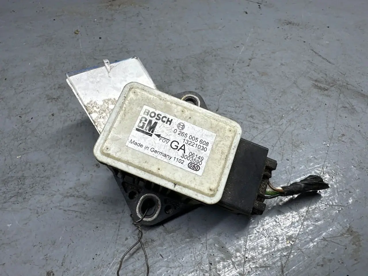Датчик ускорения 0265005608, 13221030