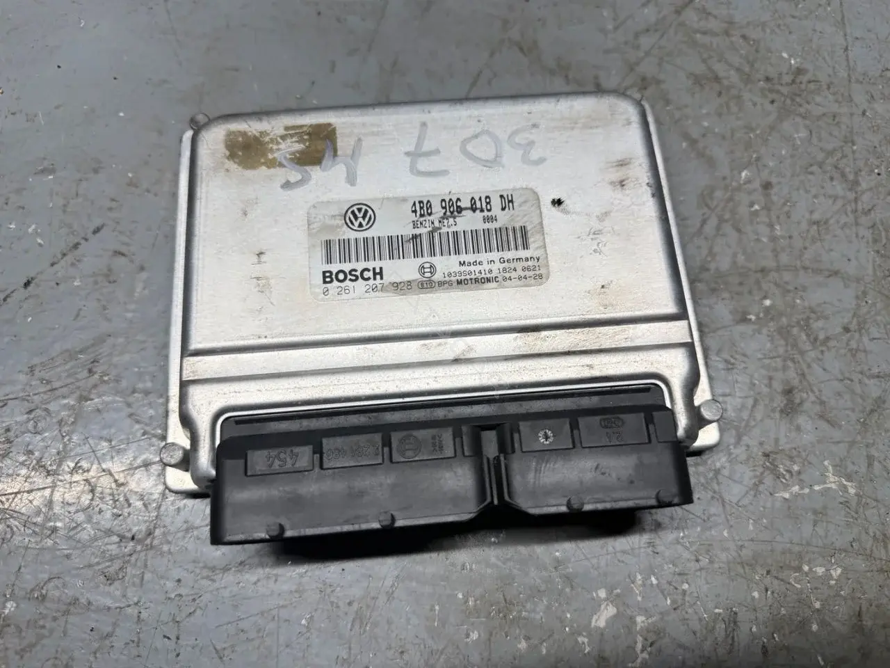 Блок управления двигателем 0261207928, 4B0906018DH