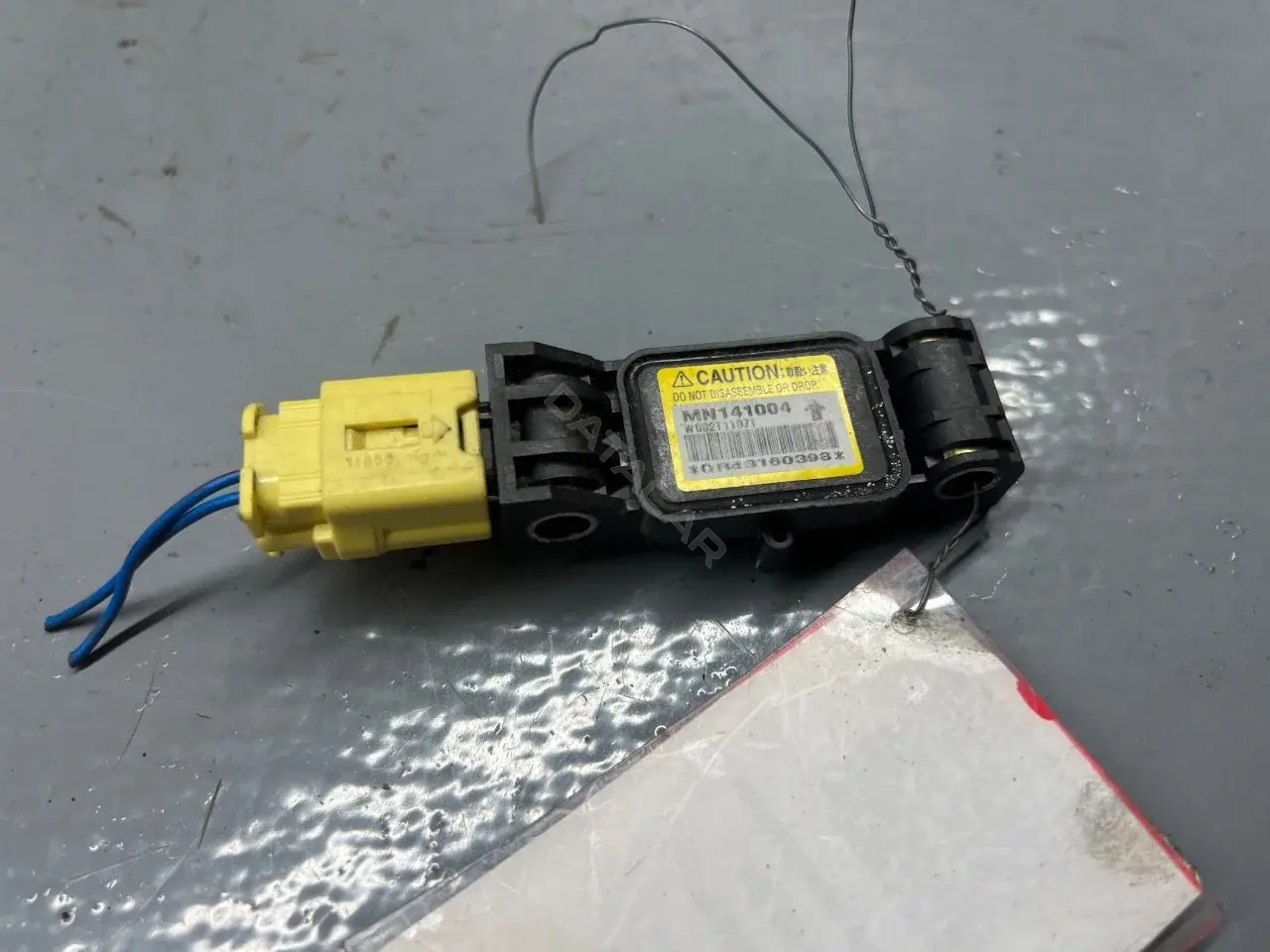 Датчик удара MN141004
