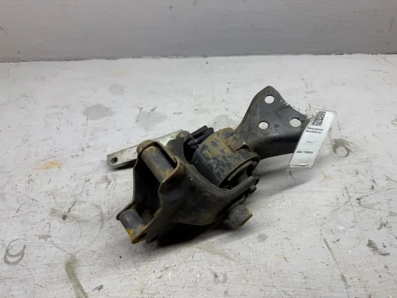 Подушка двигателя (Опора) GE4T39040