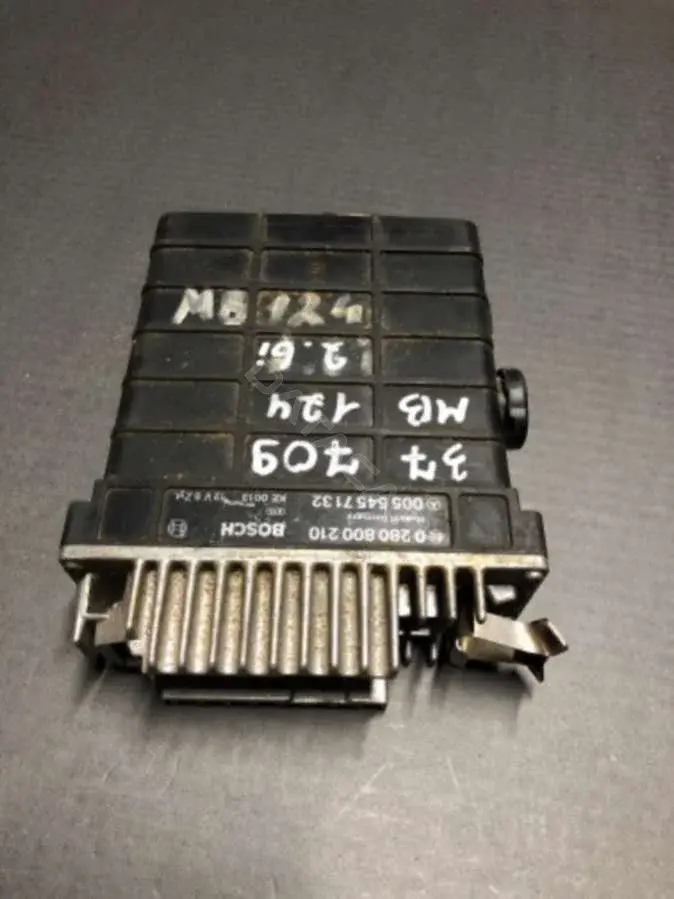 Блок управления двигателем 0280800210, A0055457132, Bosch