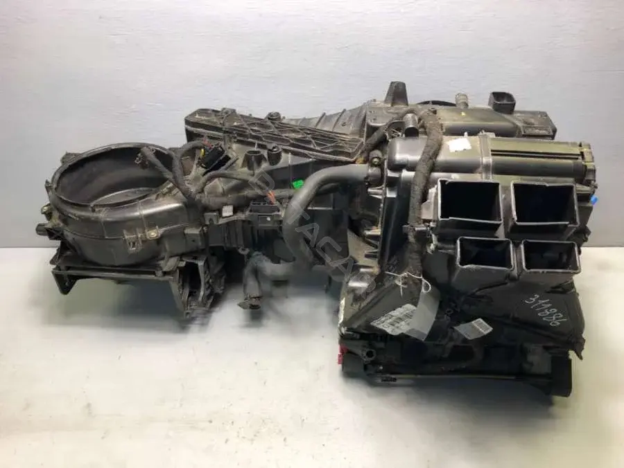 Корпус отопителя (печки) 1T1820003FK