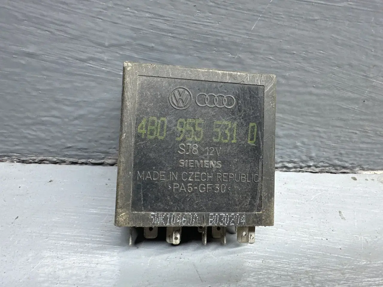 Реле стеклоочистителя 4B0955531D