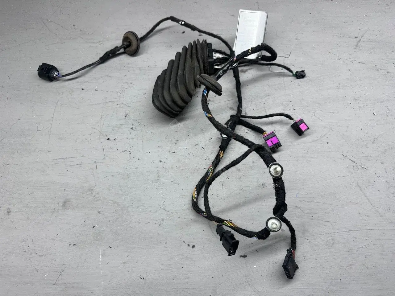 Проводка двери 6L4971121E