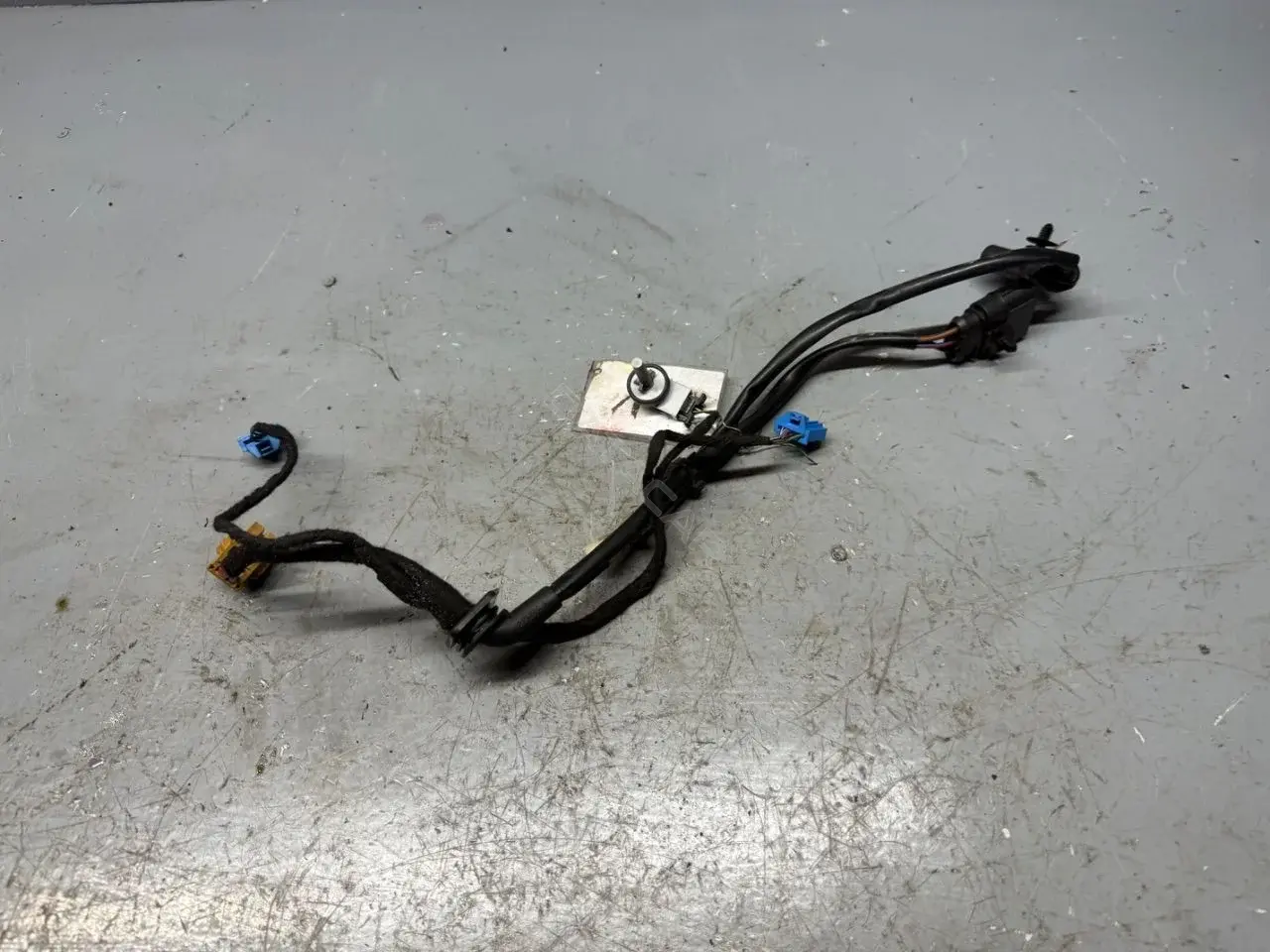 Проводка салона CZ246470-1473