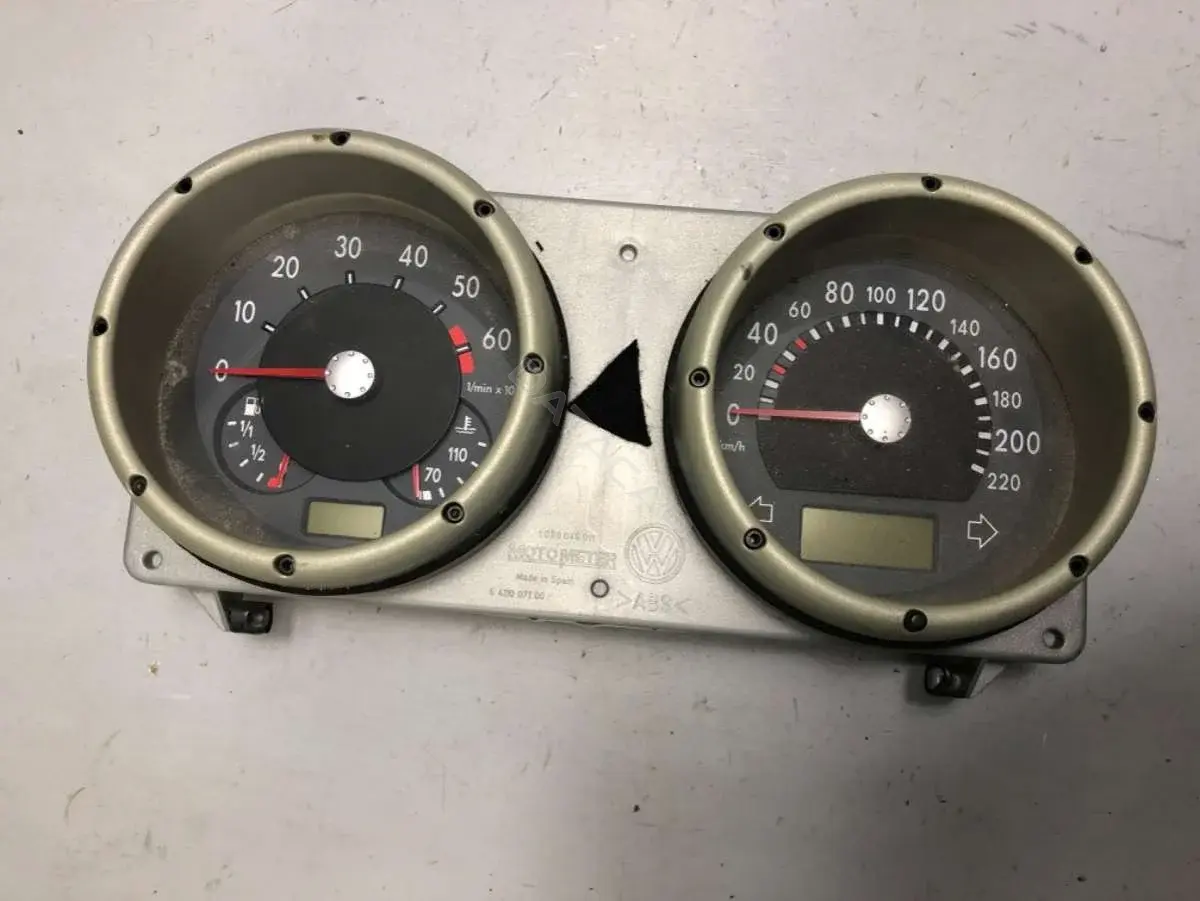 Панель приборов 6N0920804E, Motometer