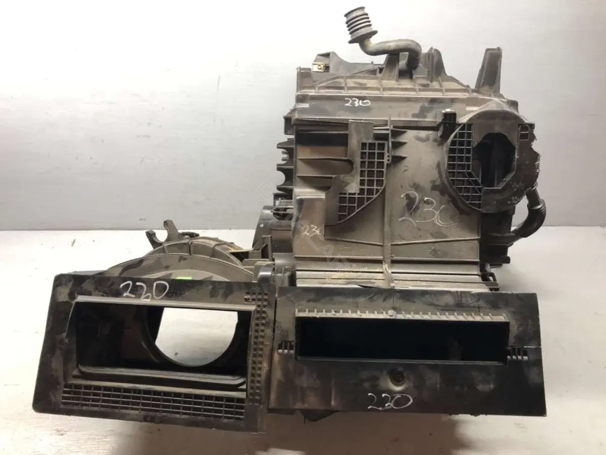 Корпус отопителя (печки) 8200367467, N100129D, VALEO