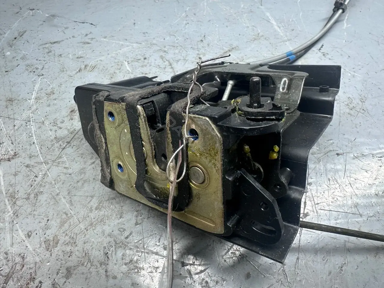 Замок двери 7131009003, 7131009005