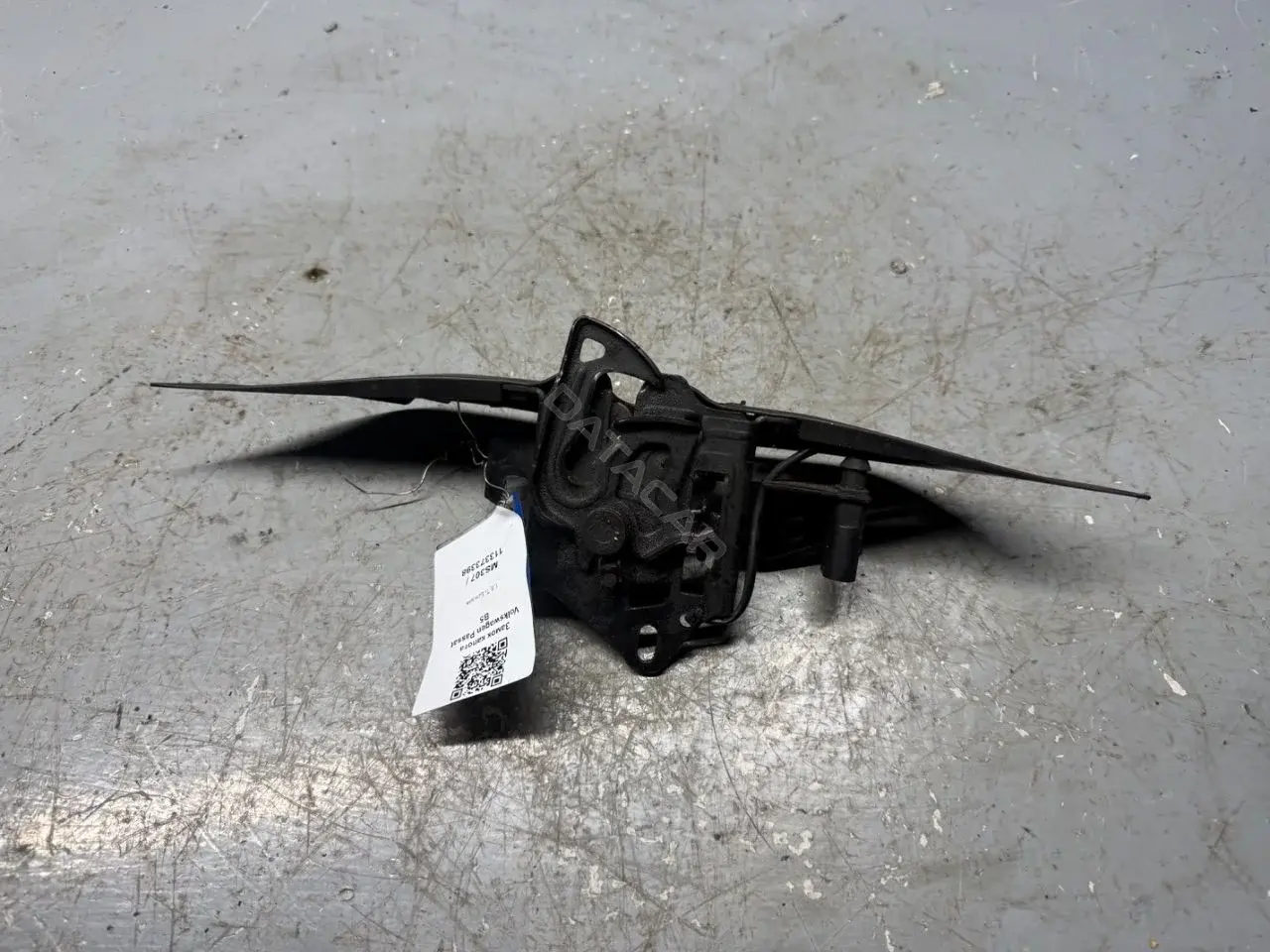Замок капота 3B0823509
