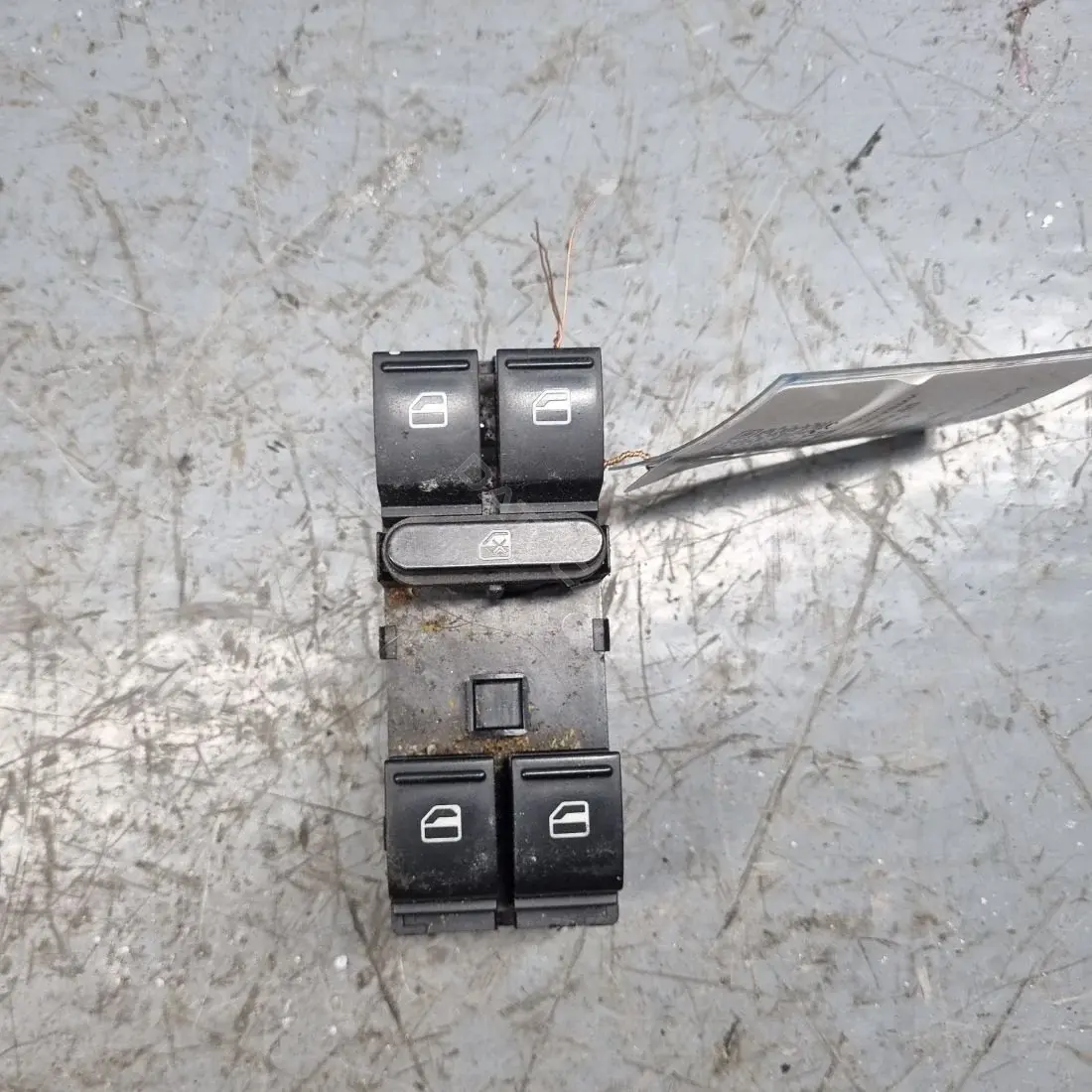 Блок управления стеклоподъемниками 1Z0959858B