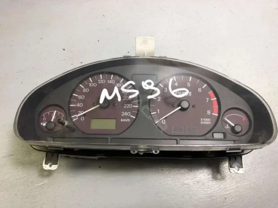 Панель приборов MR559664