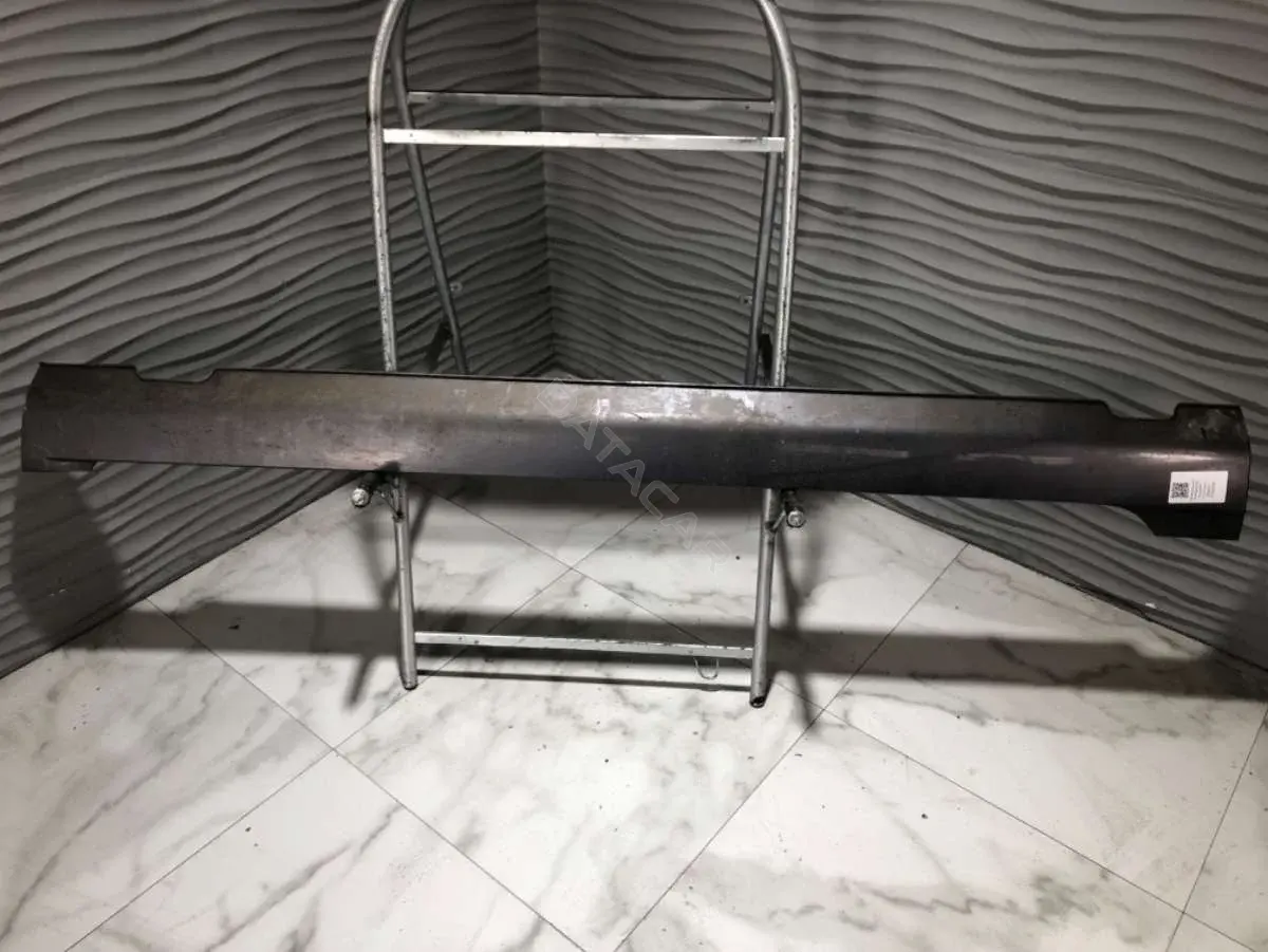 Накладка на порог 87752-2G000