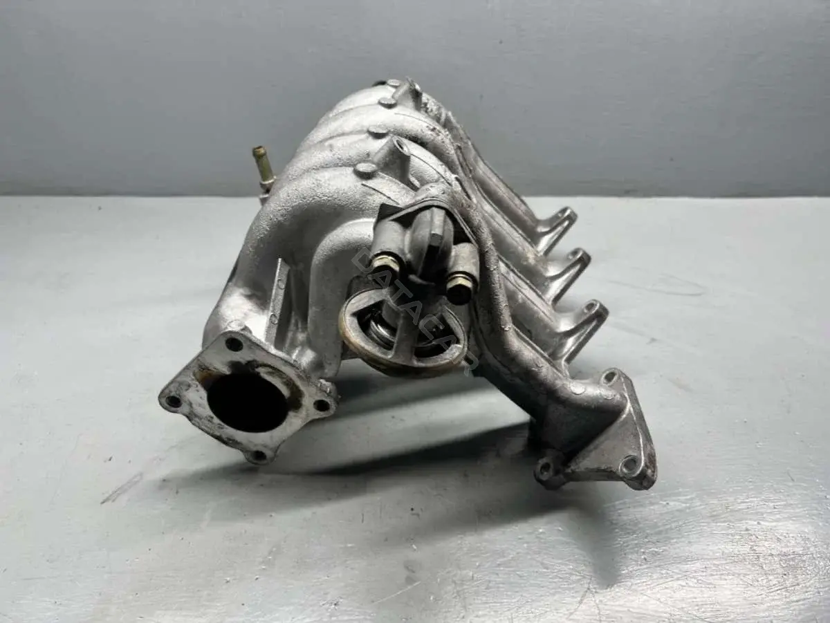 Коллектор впускной MD350027