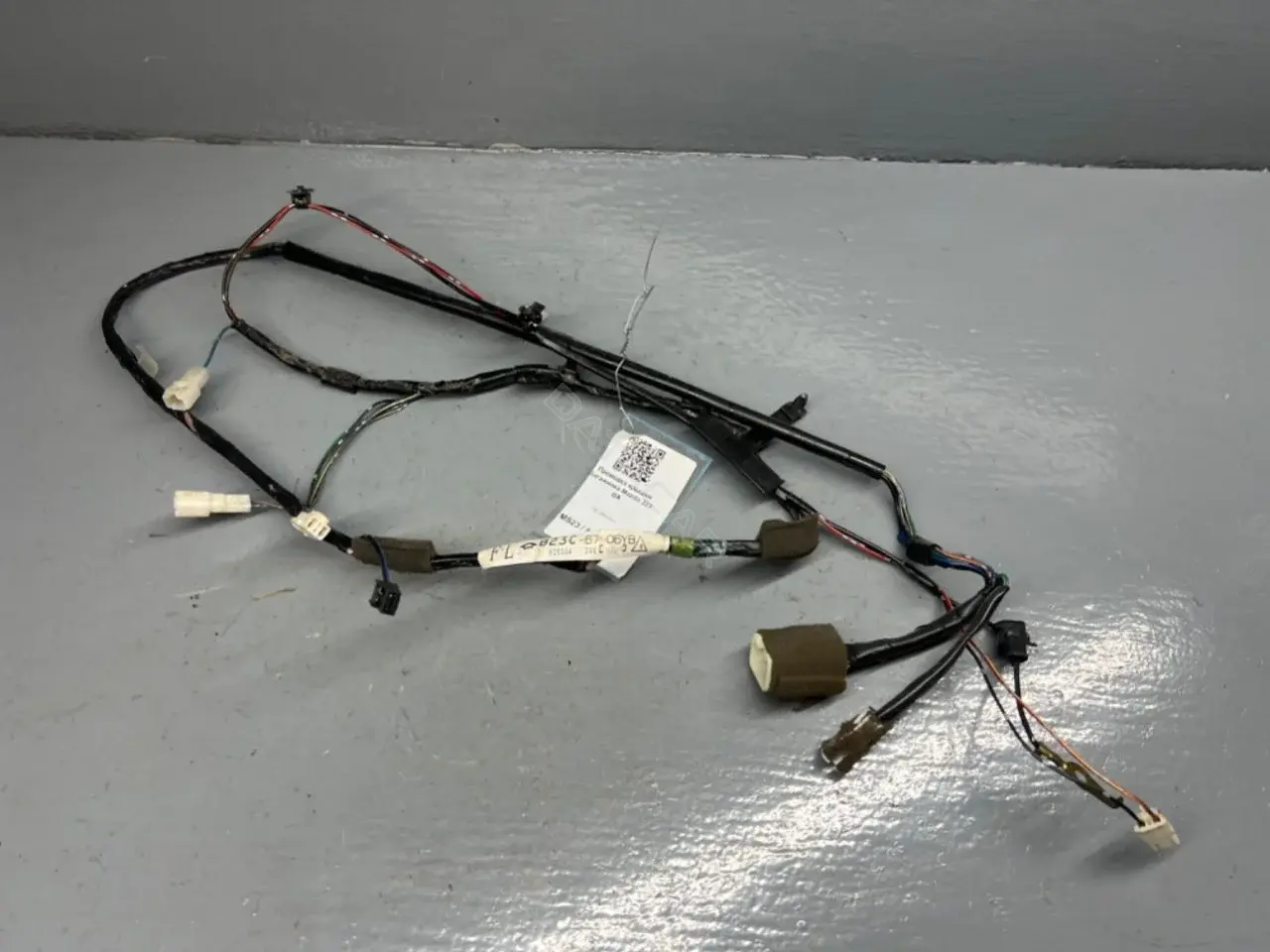 Проводка крышки багажника 5L105005198, 6A208620130, BE6W-67-060A