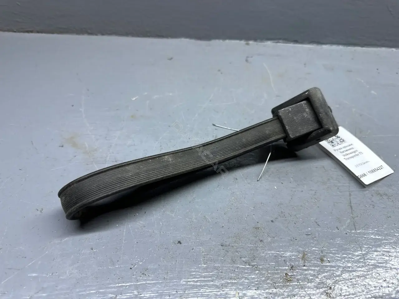 Ручка крышки багажника 7D0829621
