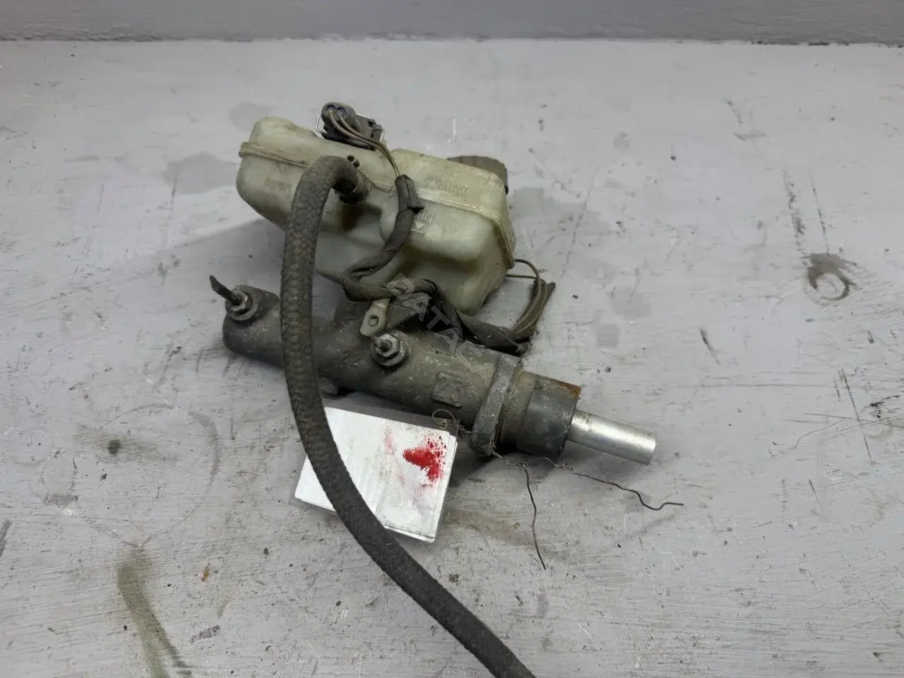 Главный тормозной цилиндр 115837965