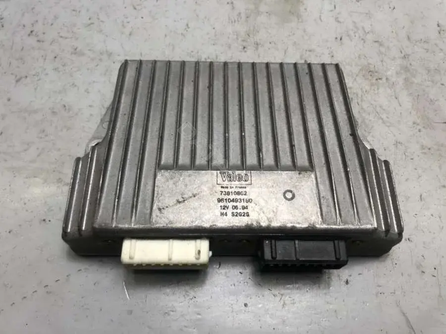 Блок управления двигателем 73810802, 9610493180, Valeo