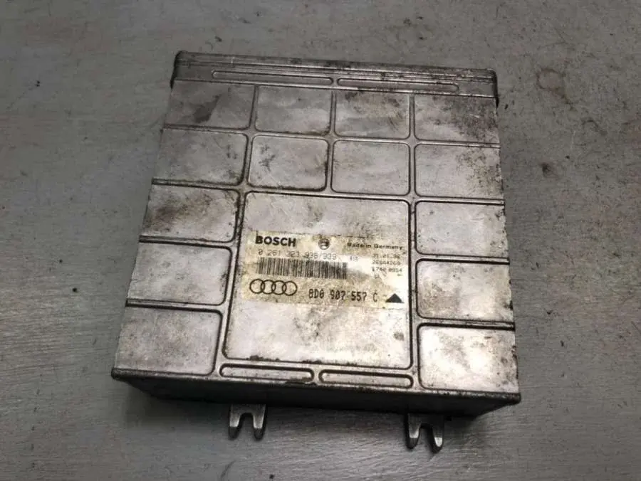 Блок управления двигателем 0261203938, 8D0907557C, 939