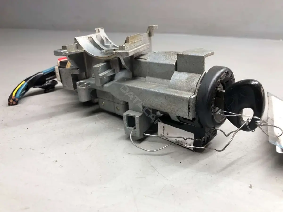Замок зажигания GJ6A66938A