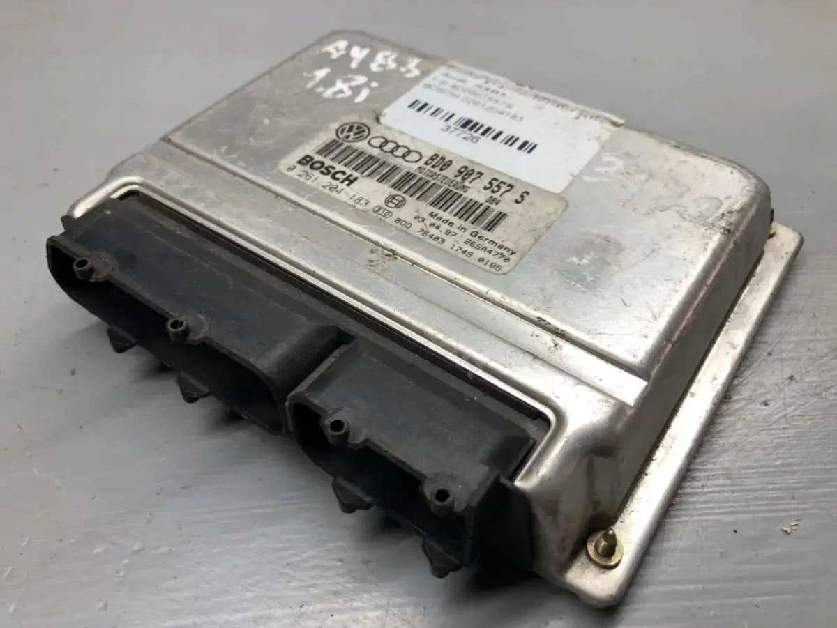 Блок управления двигателем 0261204183, 8D0907557S, BOSCH