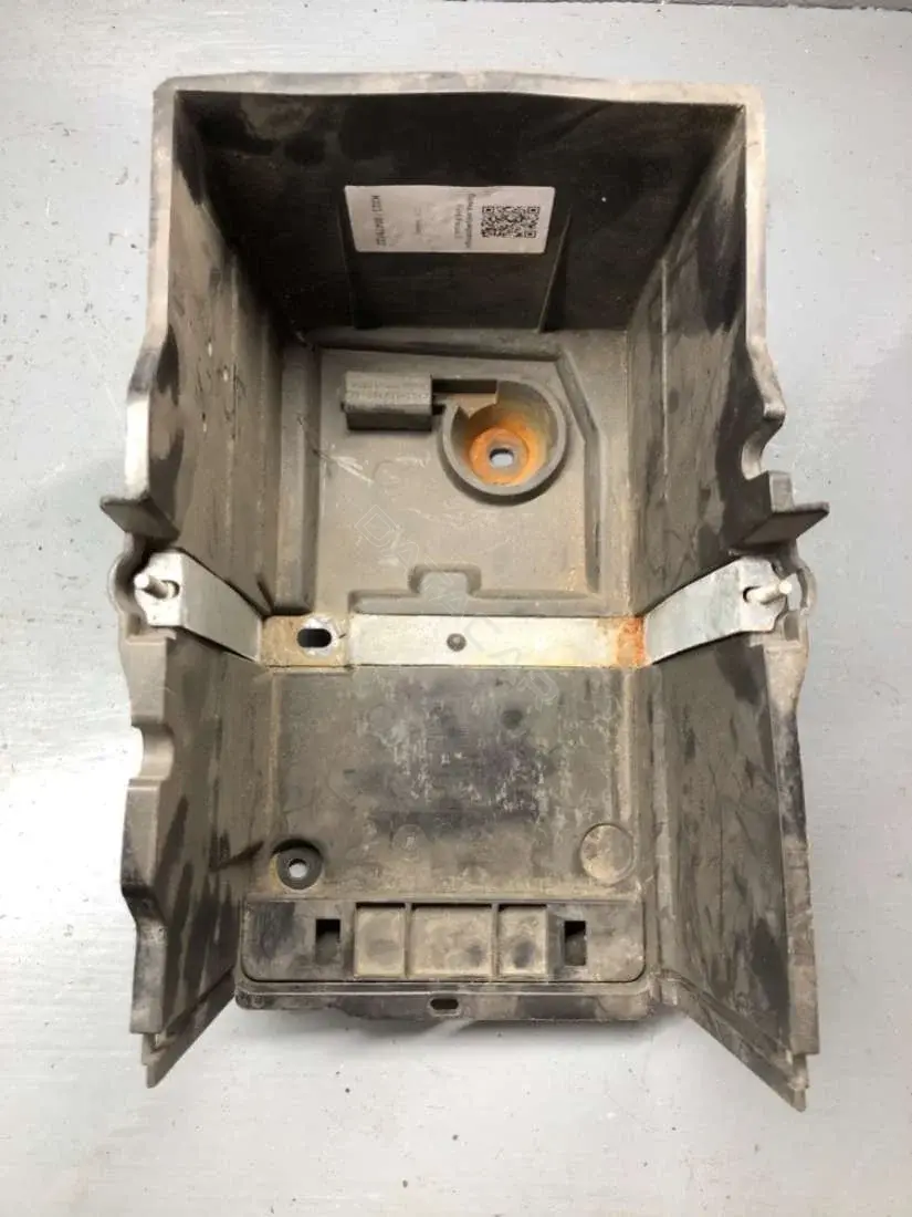 Полка аккумулятора AM51-10723-AB, CV61-10732-AA