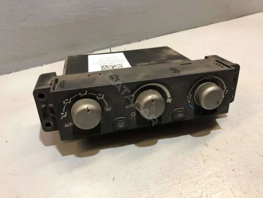 Блок управления климат-контролем 7820A103