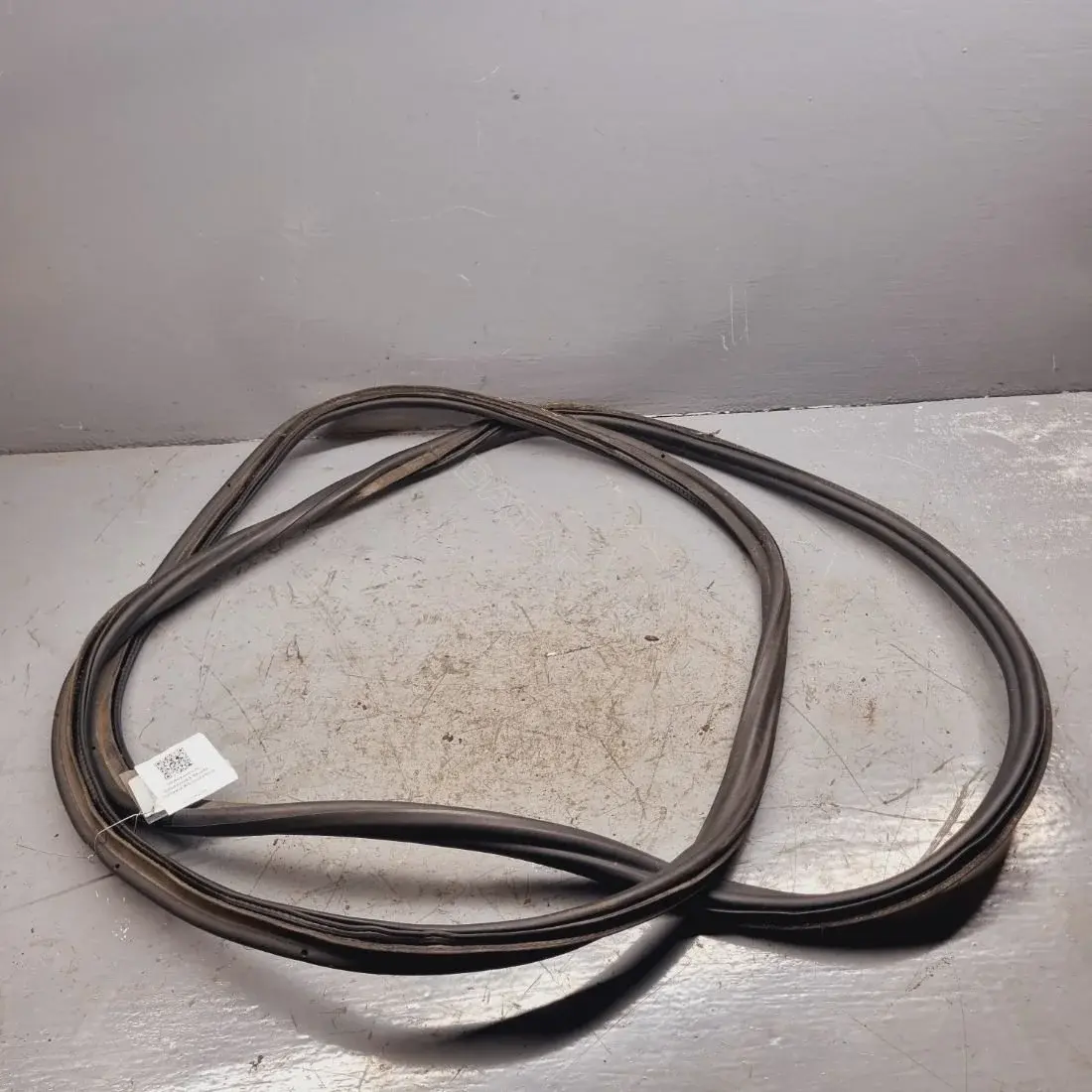 Уплотнитель багажника 1Z5827705A