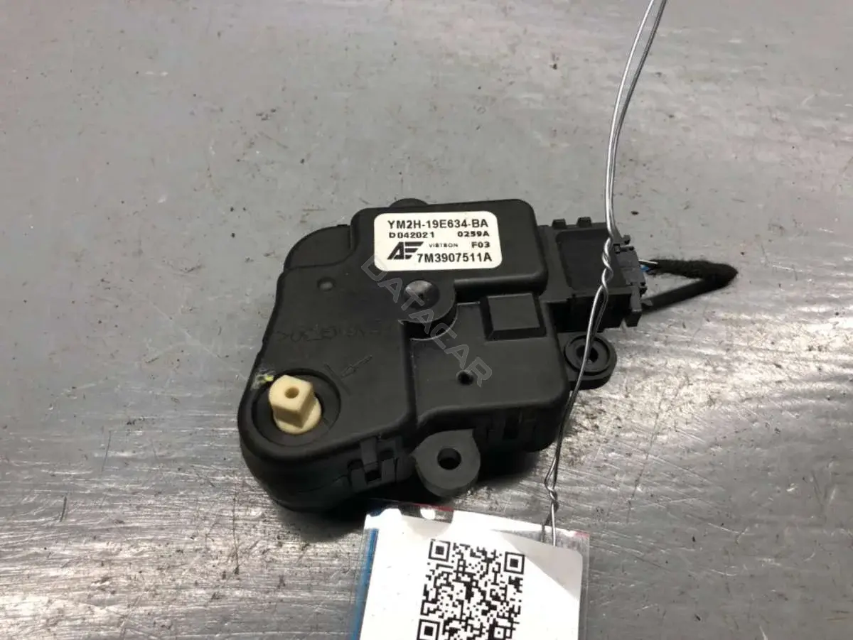 Мотор заслонки печки 7M3907511A, YM2H-19E634-BA