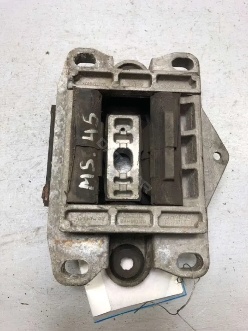 Подушка КПП 1S717M122CC, 1X437M122CC
