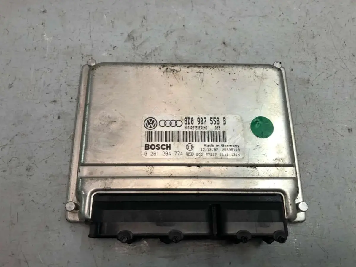 Блок управления двигателем 0261204774, 8D0907558B