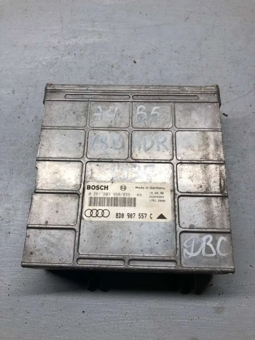 Блок управления двигателем 0261203938, 8D0907557C, 939