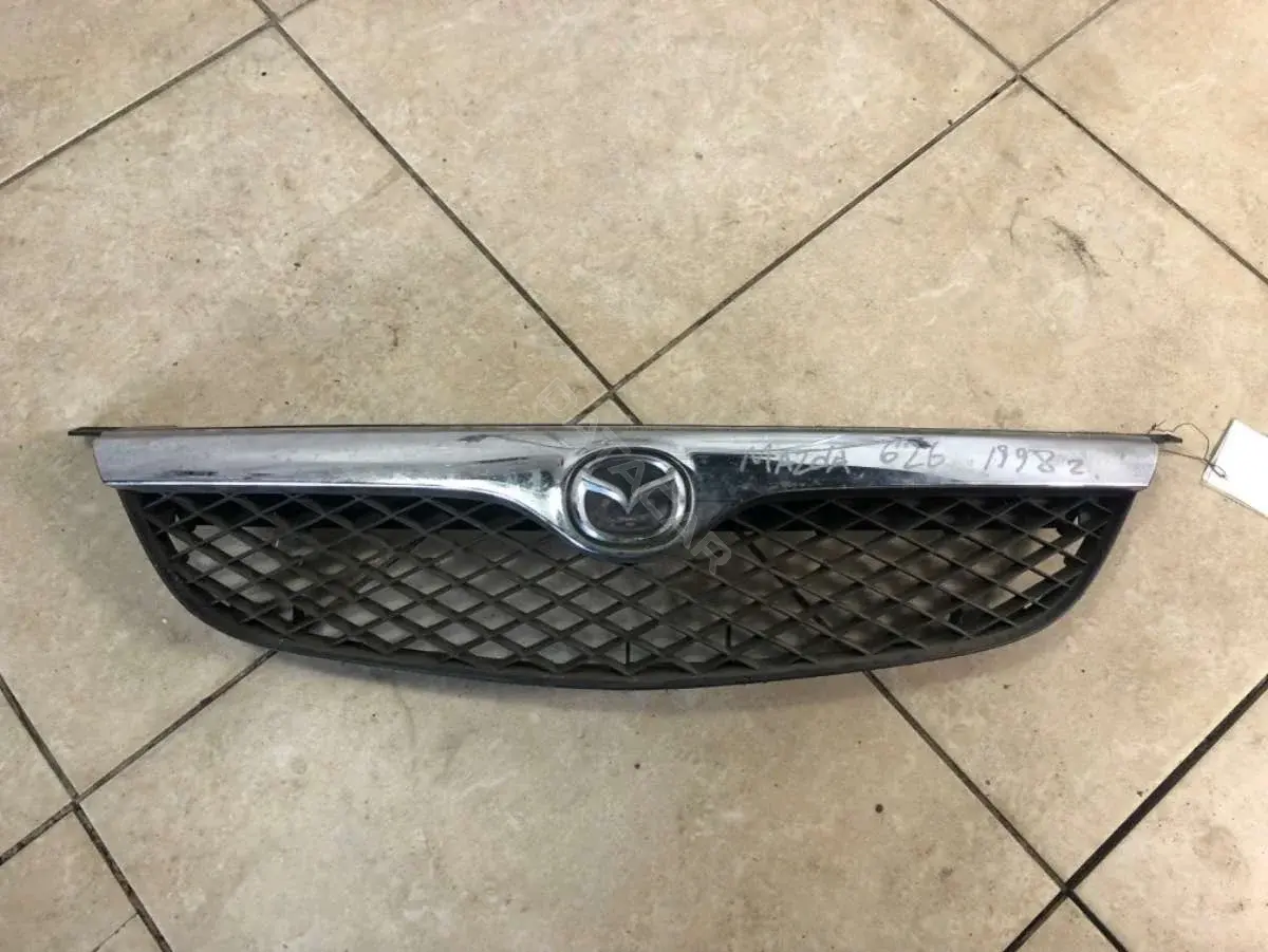 Решетка радиатора GE4V50719