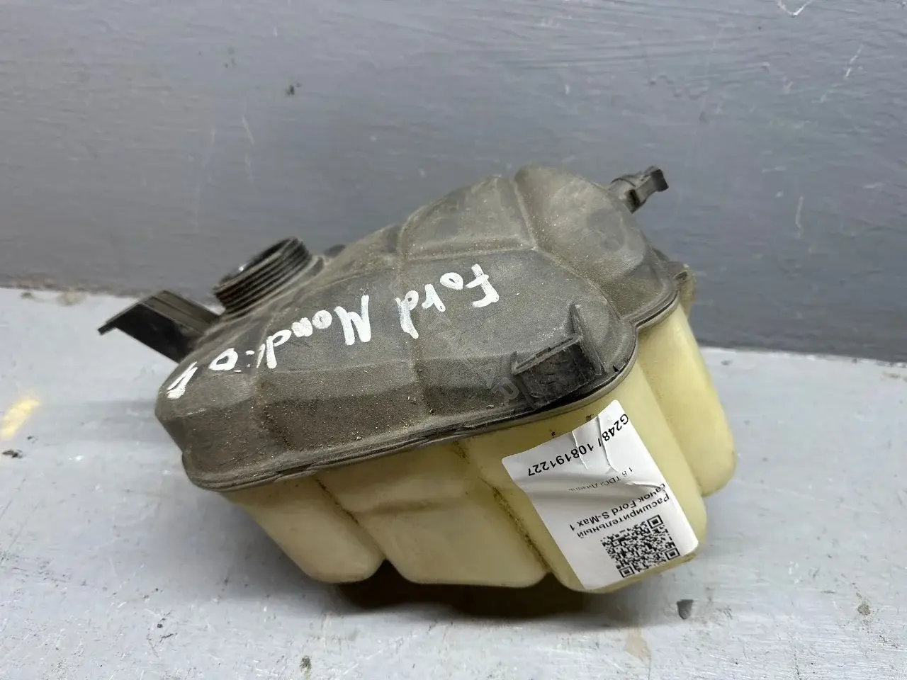 Расширительный бачок 6G91-8K218-D214A