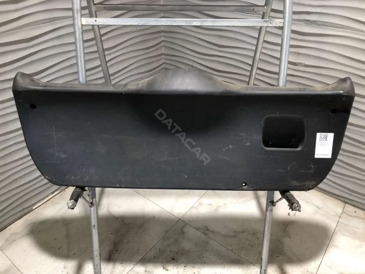 Обшивка крышки багажника 2S51-B40706AEW