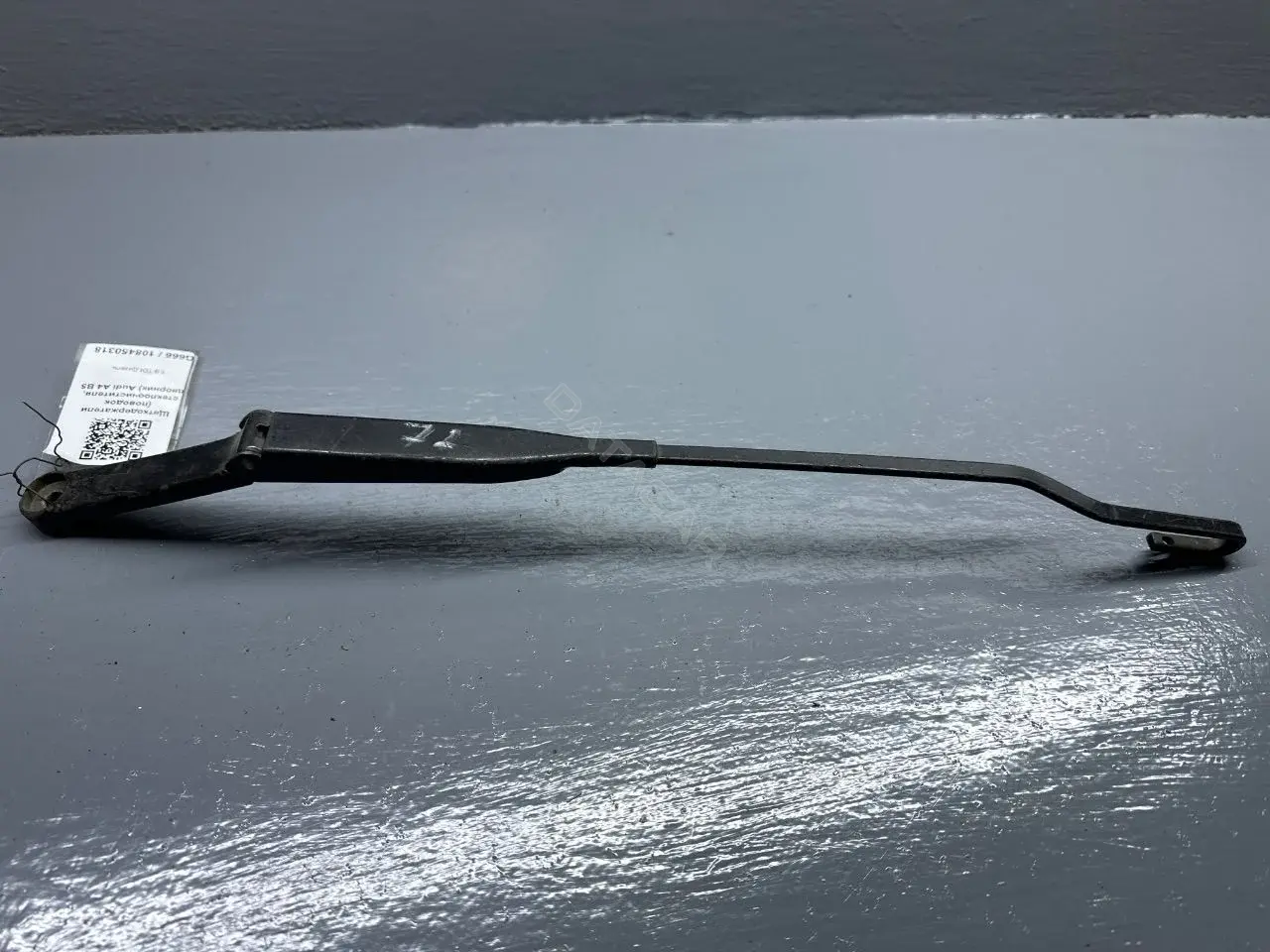 Рычаг стеклоочистителя 8D1955407B