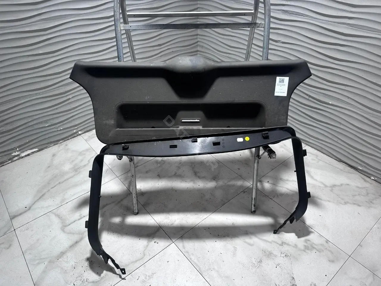 Обшивка крышки багажника 8P3867979A