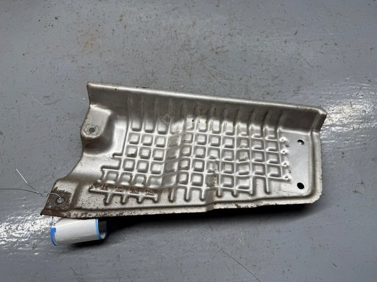 Тепловой экран глушителя MN158291