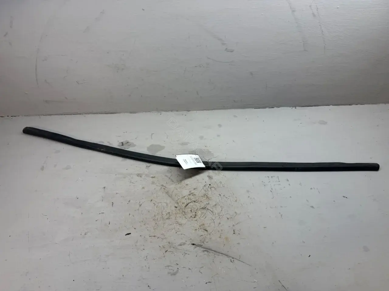 Уплотнитель капота 4F0823723