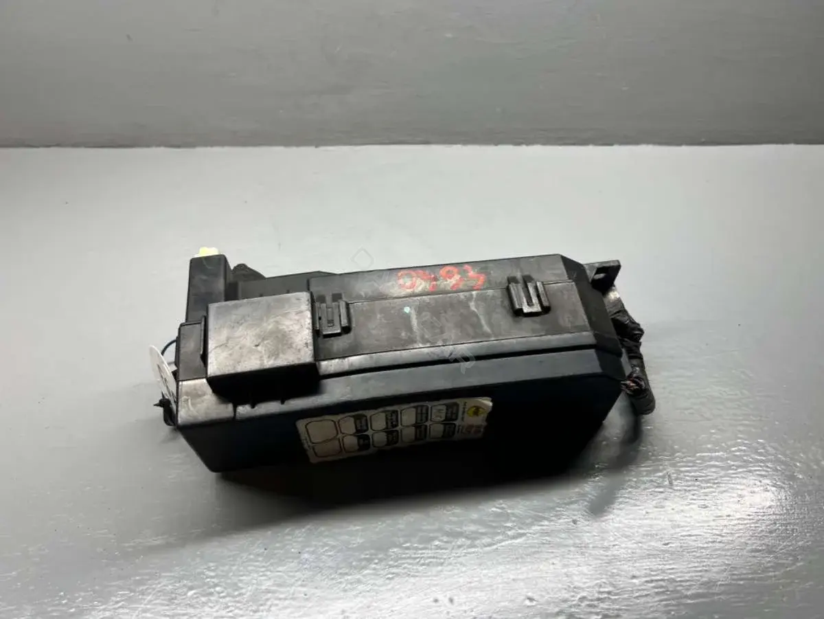Блок предохранителей 5T2T14290