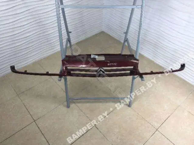 Решетка радиатора 9618919977