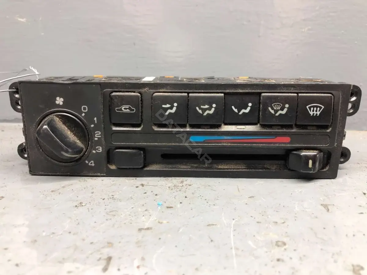 Блок управления климат-контролем M00536.02
