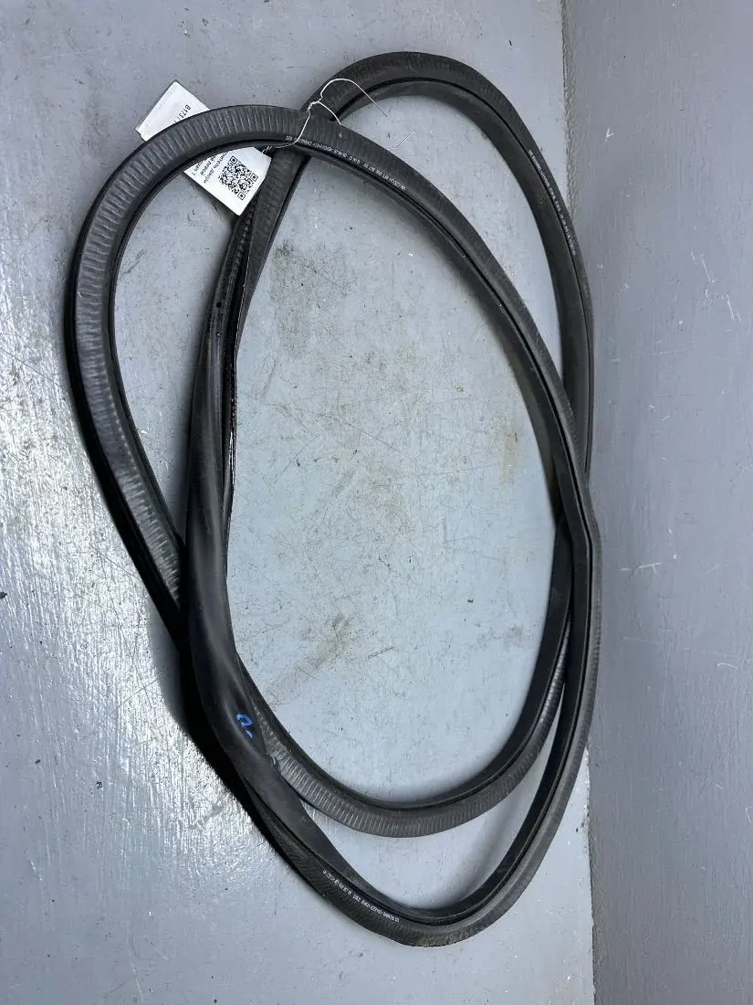 Уплотнитель двери 5N0867911